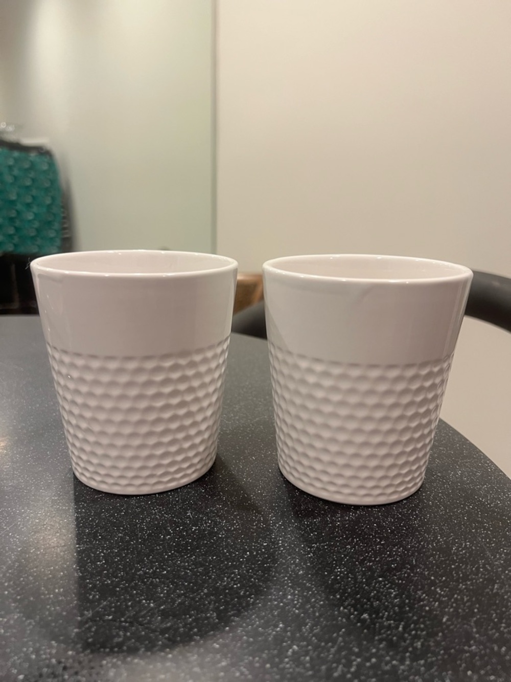 Set of 2 mini honeycomb print white pot vases